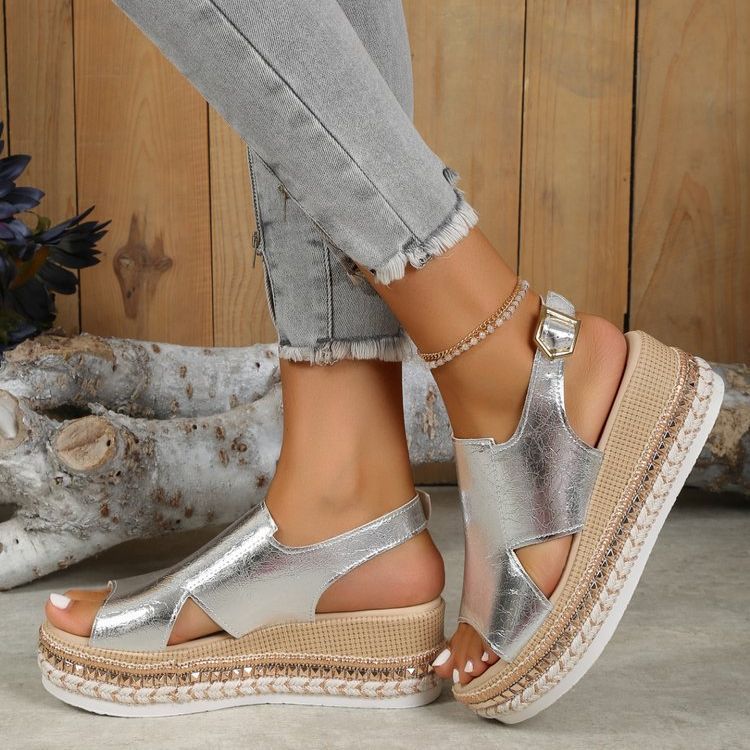 Sandales Compensées Métallisées Femme – Boucle Dorée &