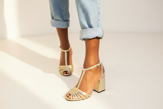 Sandales à Bride en T Talon Bloc Doré – Escarpins Ouverts Chic