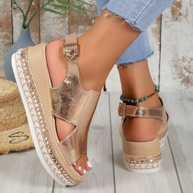 Sandales Compensées Métallisées Femme – Boucle Dorée &