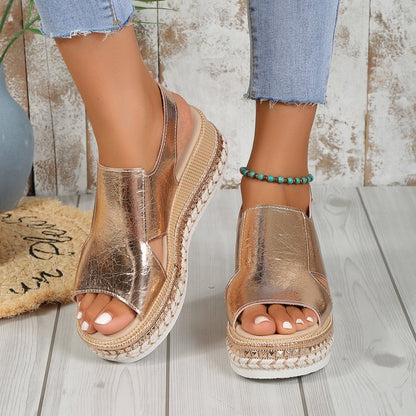 Sandales Compensées Métallisées Femme – Boucle Dorée &